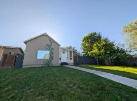 Denver Oasis 5BR Home with Hot Tub, Sleeps 16