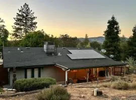 Prime Yosemite Location HotTub Family-Friendly