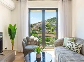 AMA'S 1BR Ap 1 - Parking, Sea View & Kitchen