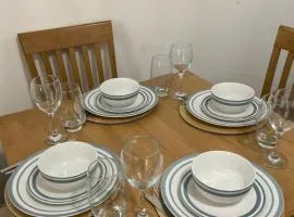 contractor Ready 3Bed House WIFI Parking IP1