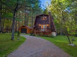 Evergreen Lodge, Hot Tub Retreat Near Lake Placid and White Face