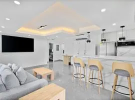 Island Living Luxury Beach Suite