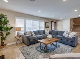 Beautiful Backyard Oasis 5 bedroom 3 Bathroom Home