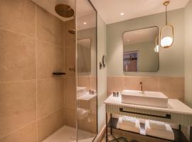 Hyatt Centric Reims، فندق في رانس