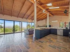 Country Escape - 3BR Home with Panoramic Views