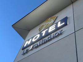 Hôtel Le Palladior Voiron, hotel v mestu Voiron
