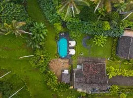 Lunga Cafe & Villa