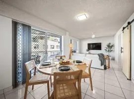 Coastal Rooftop Escape Mooloolaba - Walk to Beach