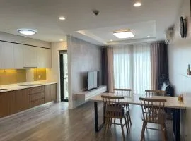N2X04-Relax & Recharge Cozy 3BR with Lake Views Kosmo