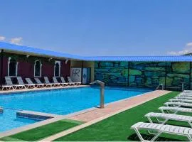 Canyon Hills Hotel
