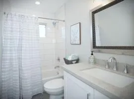 Awesome 5 bedroom 3 bath pool home with in-ground jacuzzi