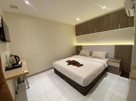 Hotel Paris Santika