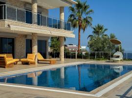 Qoople Villa Toskana- Panoramic 360 sea & castle view, hotel di Alanya