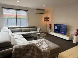 Charming 3BR Getaway Spacious & Relaxing