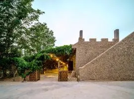 Dunhuang Hu Yang Inn
