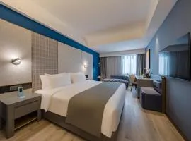 Shanghai Lujiazui Area BaBaiBan LANOU Hotel