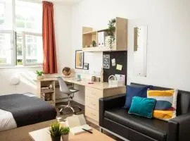 Rusholme Place Manchester - Walking distance to Manchester University