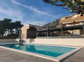 Apartments Oliva with Heated Pool