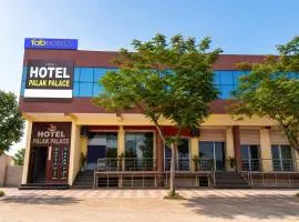 FabHotel Palak Palace