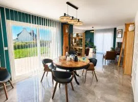 MARYPRATJOULOU Chambres d'hôtes- salle de bain privative- spacieux calme- GR34- Front de mer- Petit déjeuner compris