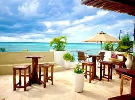 Aluna Beach Apartments
