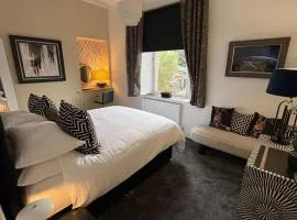 Moss Apartment, central Stirling