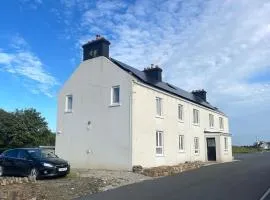 Comfortable lakeside house in Donegal Gealtacht