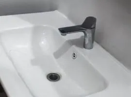 شقه كبيره في أبها الواديين نظيفه تتسع لعائله كبيره