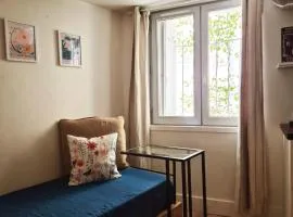 17m2 Flower studio dans le centre historique Ecusson