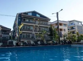 SANTORINI CAMERE DE INCHIRIAT mamaia nord