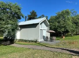 Cabana Charmosa em Condomínio Rural