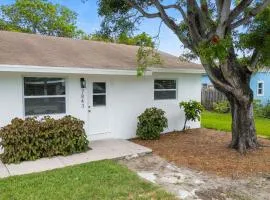 Lg 2B Villa Sleeps 5 -Near beach