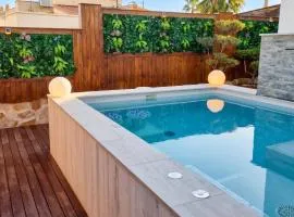 Sunny Villa with Private Pool in Calpe + Enclosed Garden