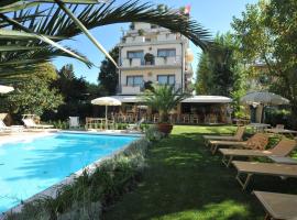 Hotel Bacco, hótel í Lido di Camaiore