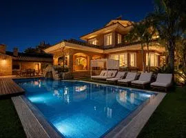 Alameda Villa - Luxury SPA, Pool, Golf and Gym