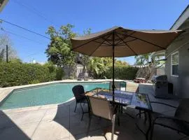 Gorgeous Pool Home 1/2 Mile Walk to Disney