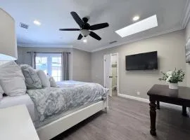 Stunning 8 bedroom 6 bathroom Pool Home