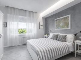 Interno 1 Ciampino Roma Luxury Apartment con Cucina Balcone, hotel en Ciampino