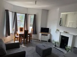 2 Bed Folkestone Flat, Town, Rail, Channel Tunnel