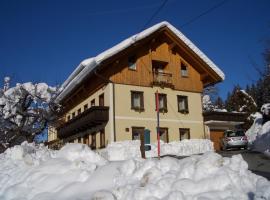 Haus Jost Ingrid, hotel em Hermagor