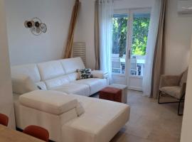 Villa Lady Rose - 7 Suites Privatives & Climatisées - Nîmes, hotelli kohteessa Caissargues