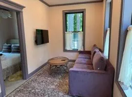 Wolfsbane - Upscale 2 bedroom Villa at Petite Acres