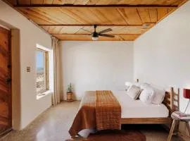Big Bend Escape - Designer Adobe w Mountain Views