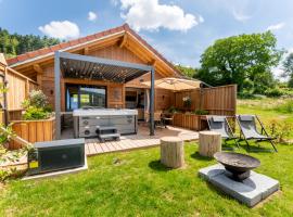 EPIC CHALETS - 4 et 5 étoiles - Spa privatif - Gérardmer, khách sạn ở Granges-Aumontzey