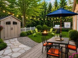 Downtown Picton Retreat - Near Sandbanks and Wineries, hotel en Picton