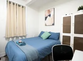 Great Comfortable Stay with Projector & Fast Wi-Fi