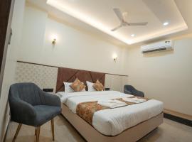 Gangaprasth Royal Stay - Near Kashi Vishwanath, hotel sa Varanasi