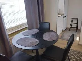 Kompakti yksiö numero 9 pienkerrostalossa