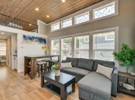 Pool + Fishing Dock Access! Lake Norman Getaway