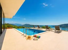Pool Villa Luxoria Trebesin